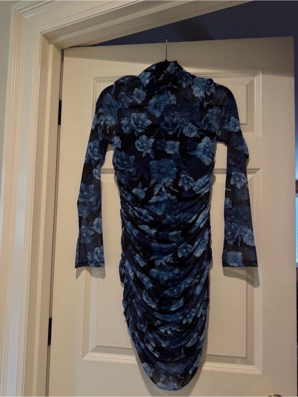 Alice + Olivia Navy and Blue Floral Ruched Long-Sleeve Dress